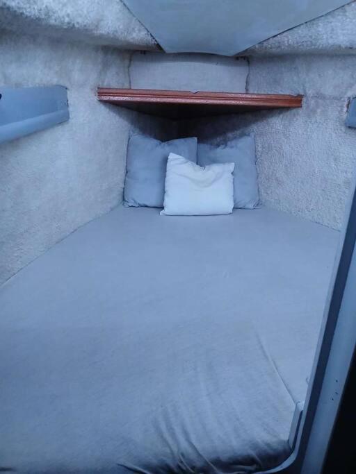 Nuit Insolite Sur Un Voilier *